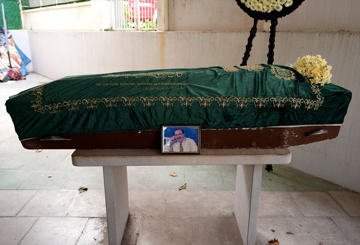 İzmir'de kaldığı huzurevinde 92 yaşında yaşamını yitiren, Türk halk müziğinin önemli...