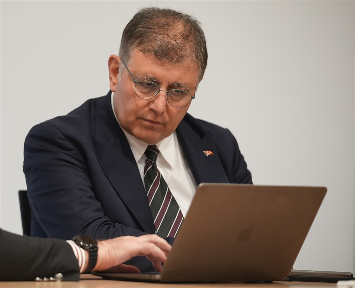 İzmir Büyükşehir Belediye Başkanı Cemil Tugay, Anadolu Ajansının (AA) gözünden 2024'e damga vuran...