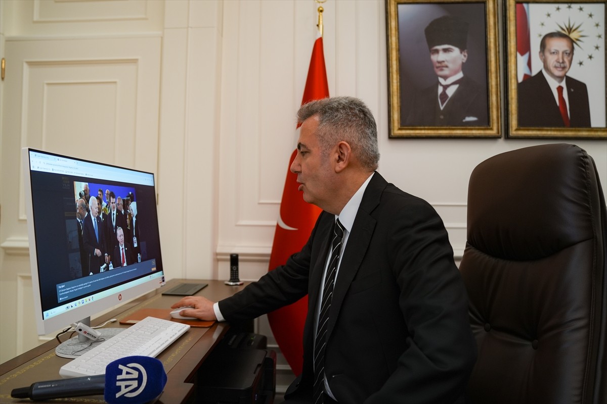 İzmir Valisi Süleyman Elban, Anadolu Ajansının (AA) gözünden 2024'e damga vuran olaylara ait ve...