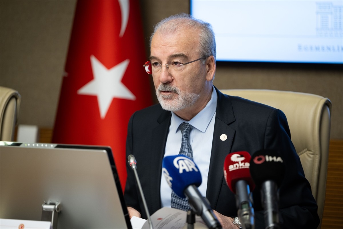 Kadına Karşı Şiddet ve Ayrımcılığın Önlenmesine Yönelik Meclis Araştırma Komisyonu akademisyenleri...