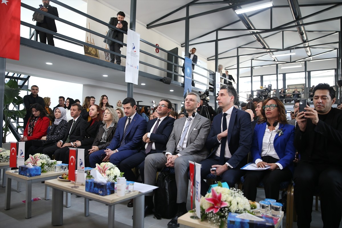 Kahramanmaraş'ın Onikişubat ilçesinde "Kadın İş Geliştirme Merkezi"nin (KİGEM) açılışı...