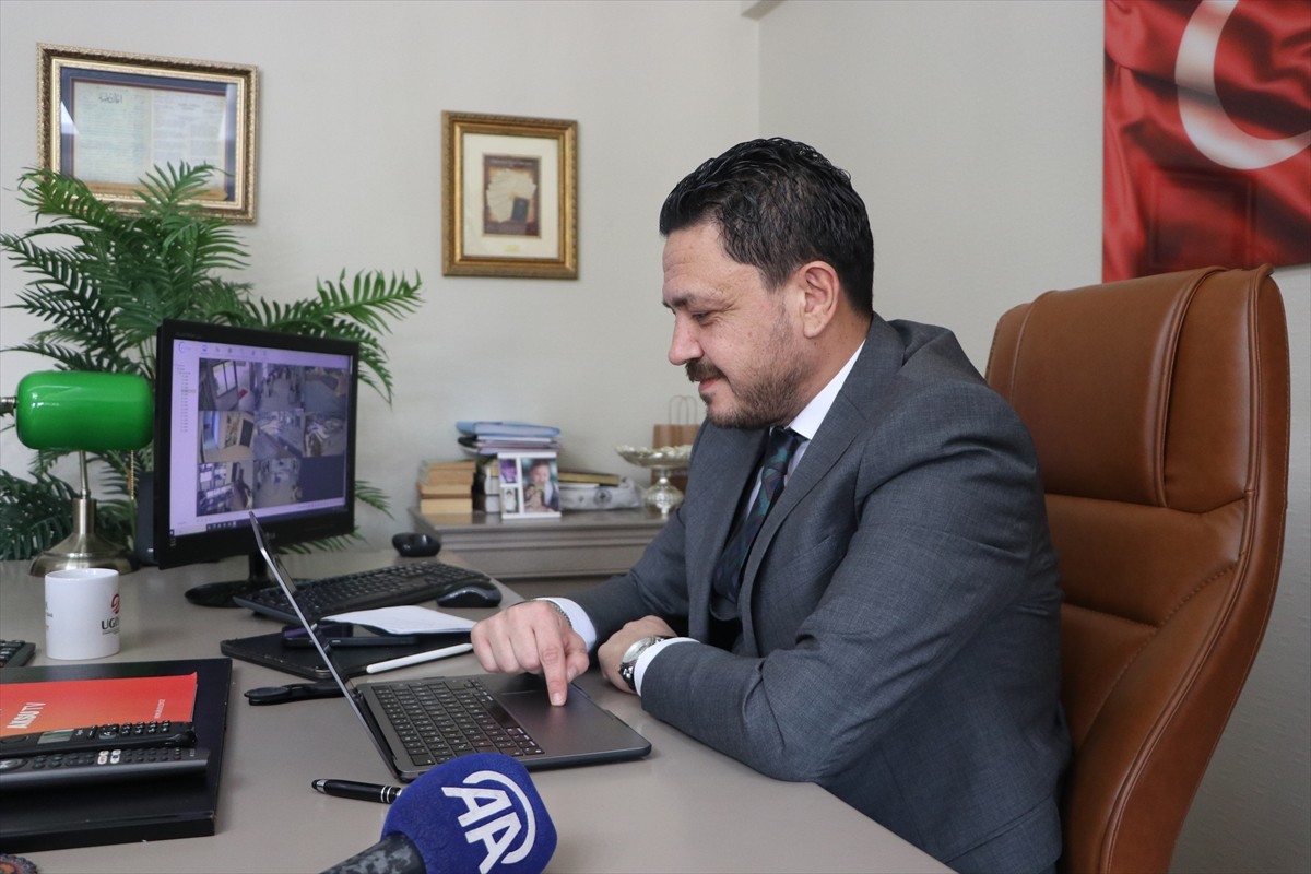 Kahramanmaraş'ta gazeteciler, Anadolu Ajansının (AA) gözünden 2024'e damga vuran olaylara ait ve...