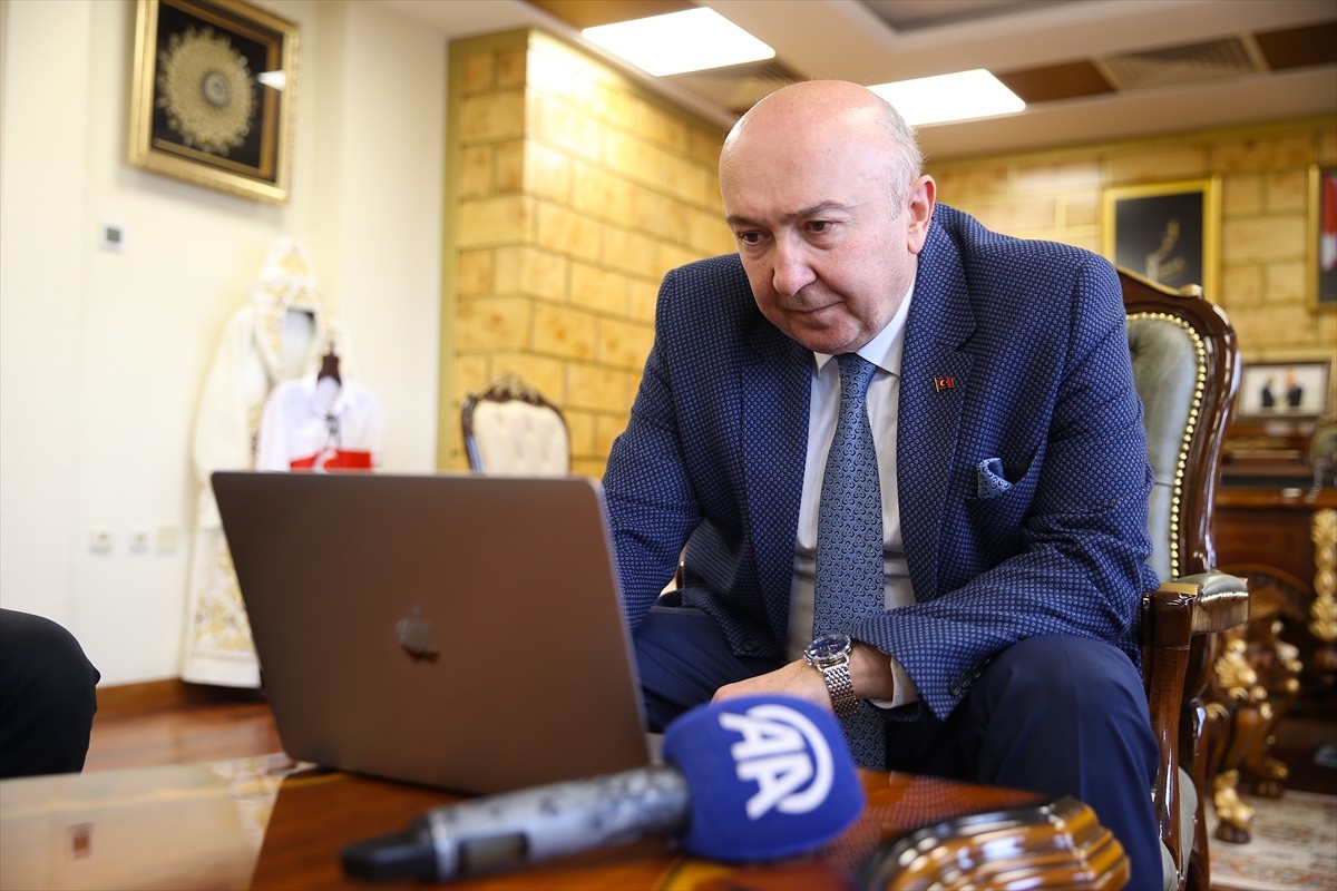 Kahramanmaraş Sütçü İmam Üniversitesi (KSÜ) Rektörü Prof. Dr. Alptekin Yasım (fotoğrafta), Anadolu...