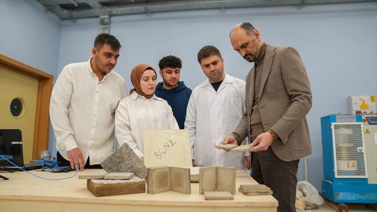 Karabük Üniversitesinde (KBÜ), atık malzemeler kullanılarak elektromanyetik koruma sağlayabilen...