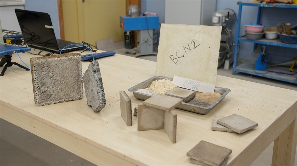 Karabük Üniversitesinde (KBÜ), atık malzemeler kullanılarak elektromanyetik koruma sağlayabilen...