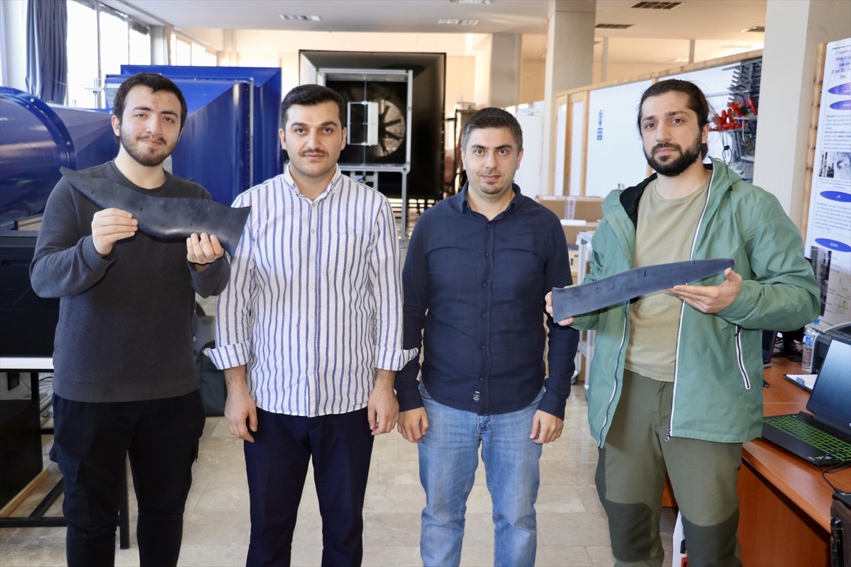 Karadeniz Teknik Üniversitesi'nde (KTÜ) isli yelkovan kuşundan esinlenerek insansız hava...