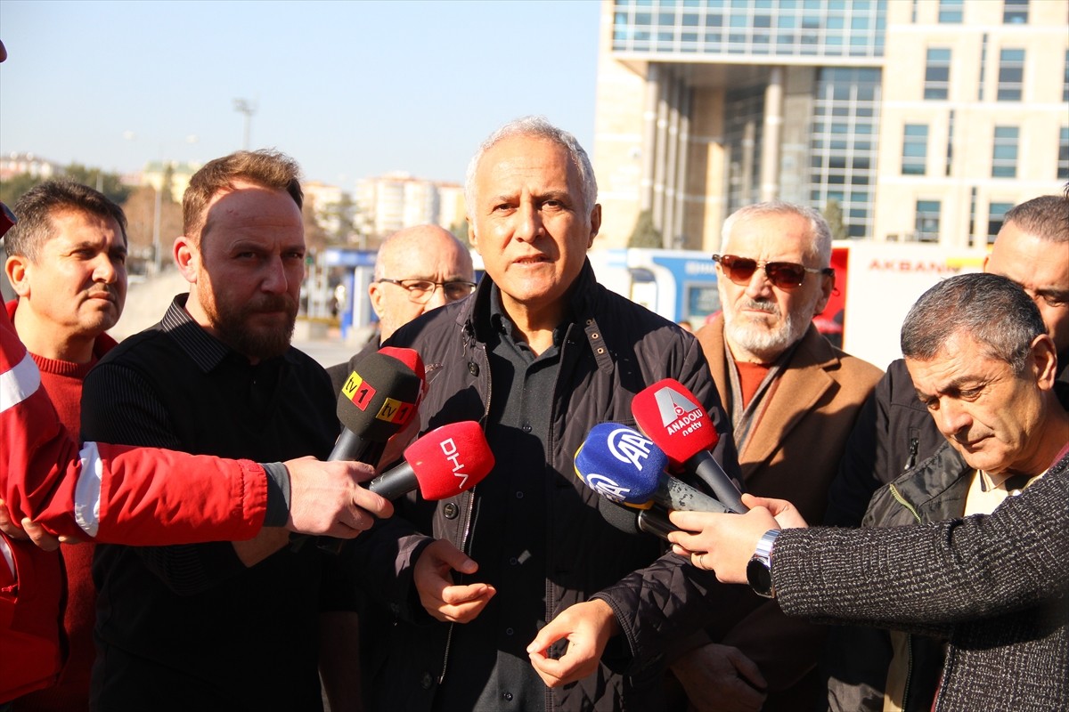 Kayseri'de, kripto para ticareti yapan şirkete kar vaadiyle yatırdıkları paralarını alamadıklarını...