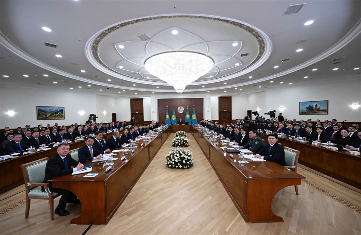 Kazakistan Cumhurbaşkanı Kasım Cömert Tokayev, hükümetin yıllık değerlendirme toplantısına...
