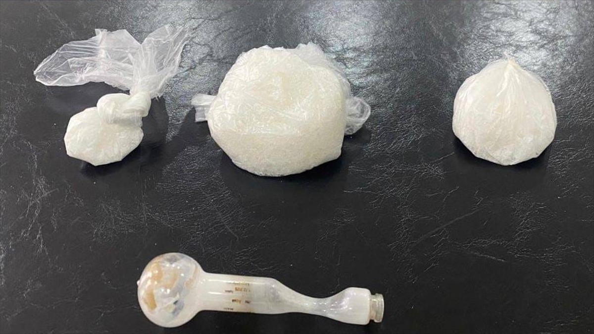 Kırıkkale'de düzenlenen uyuşturucu operasyonunda yakalanan 3 zanlı tutuklandı. Şüphelilerin...