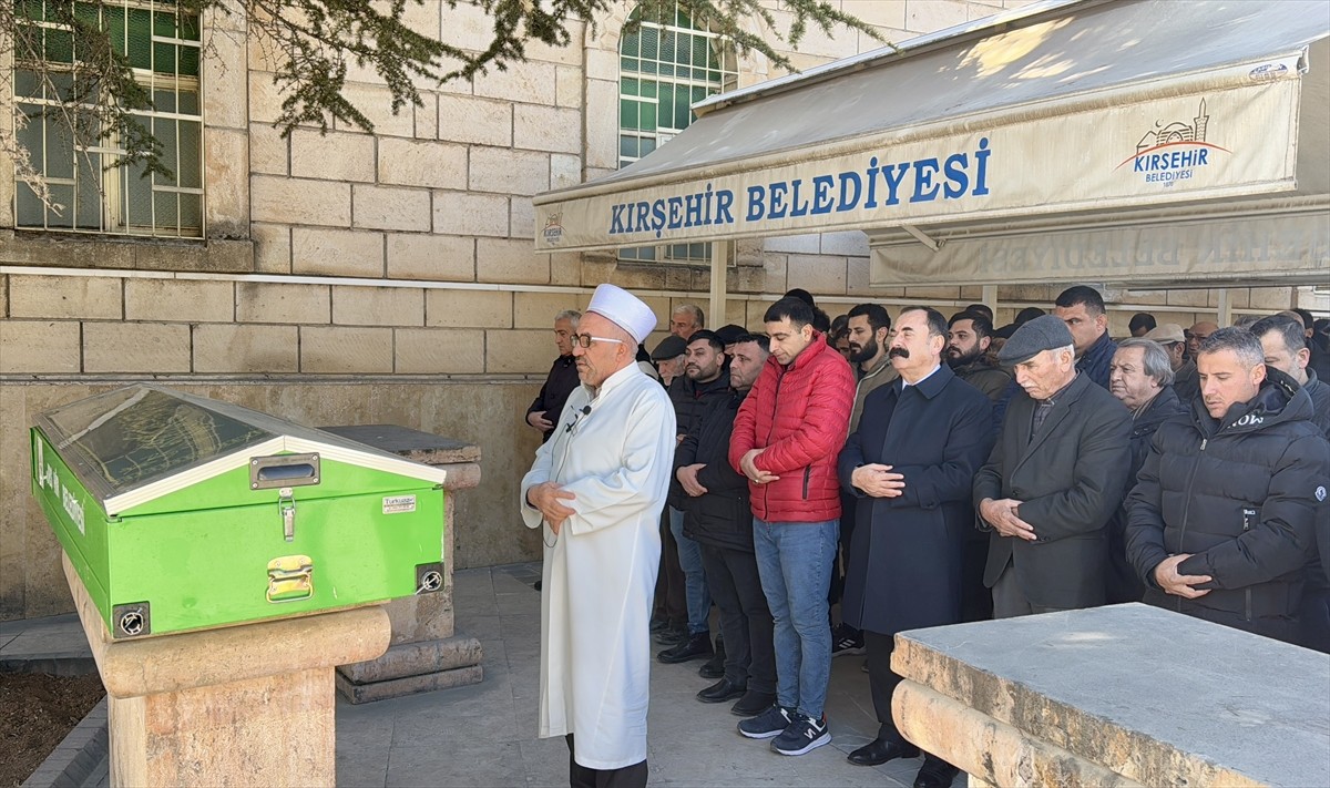 Kırşehir'de işçi servisinin karıştığı zincirleme trafik kazasında hayatını kaybedenlerden Murat...