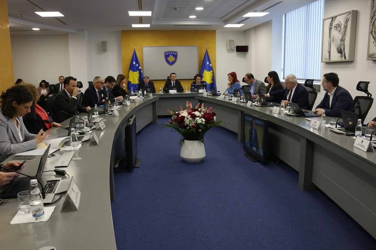 Kosova hükümeti, Gazze'ye 500 bin avro insani yardım yapma kararı aldı. Kosova hükümetinin kabine...