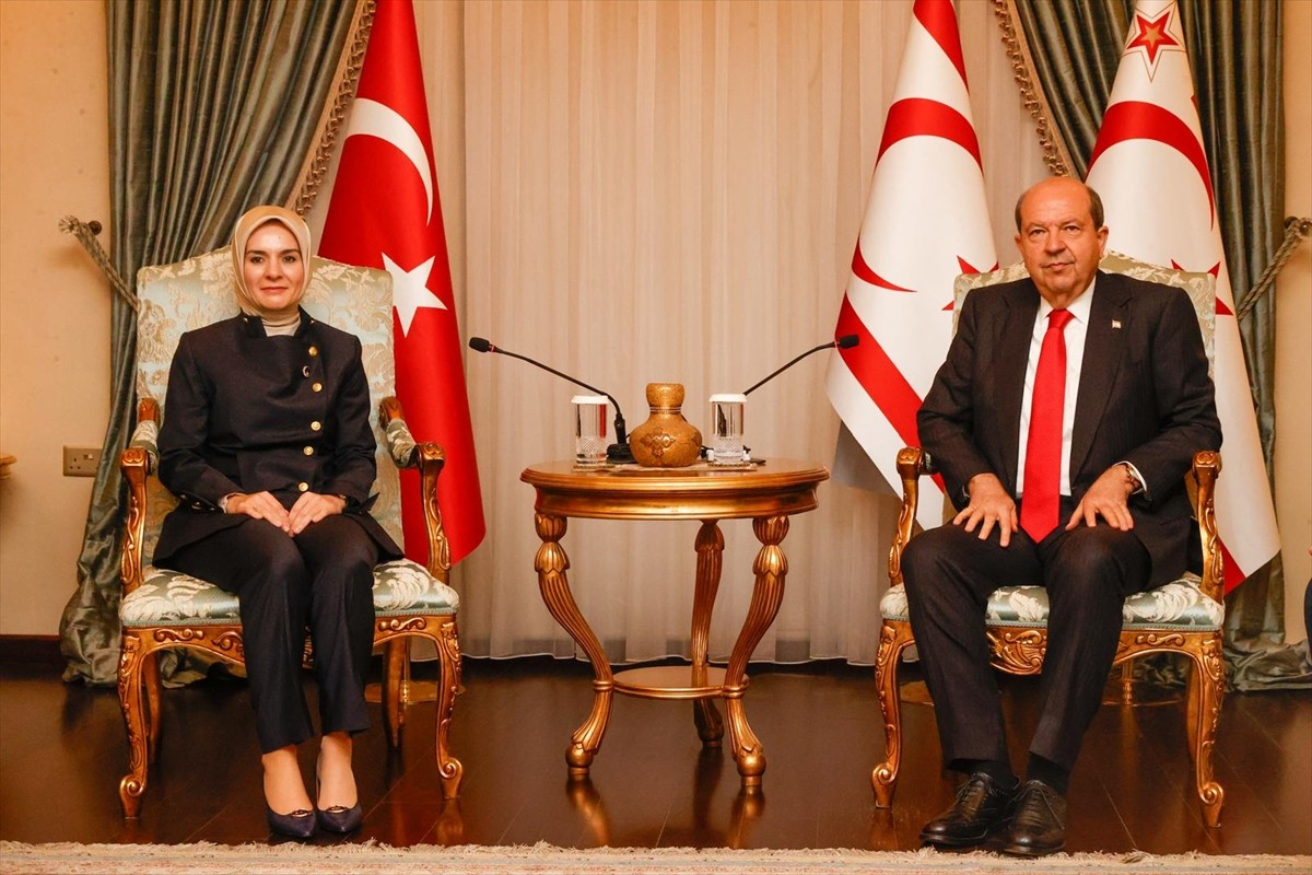 Kuzey Kıbrıs Türk Cumhuriyeti (KKTC) Cumhurbaşkanı Ersin Tatar, Aile ve Sosyal Hizmetler Bakanı...
