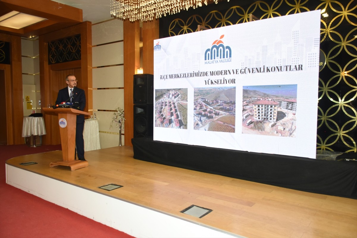 Malatya Valisi Seddar Yavuz, 0 Ocak Çalışan Gazeteciler Günü dolayısıyla Büyükşehir Belediyesi...