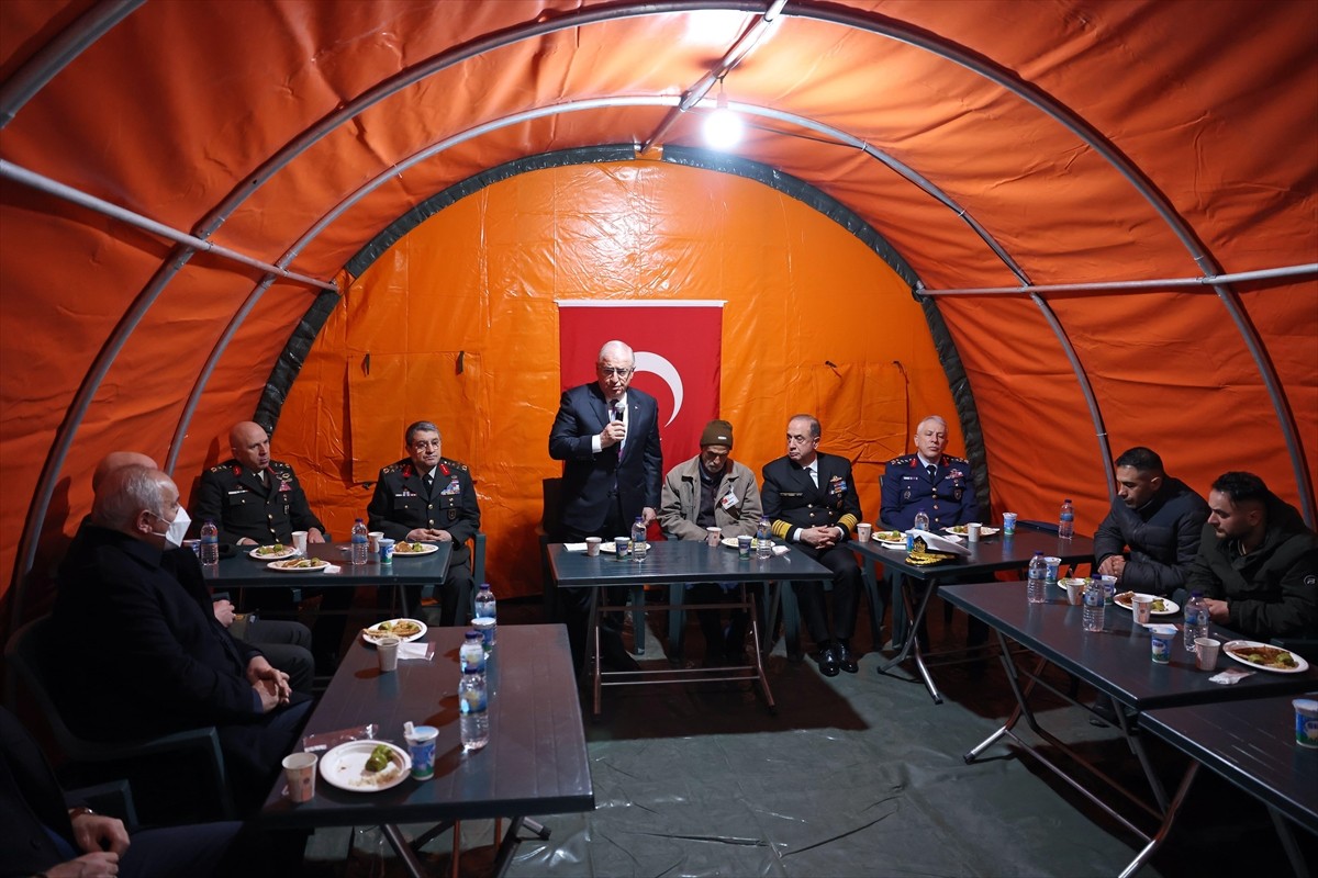 Milli Savunma Bakanı Yaşar Güler, Pençe Kaplan Operasyonu bölgesinde PKK'lı teröristler tarafından...