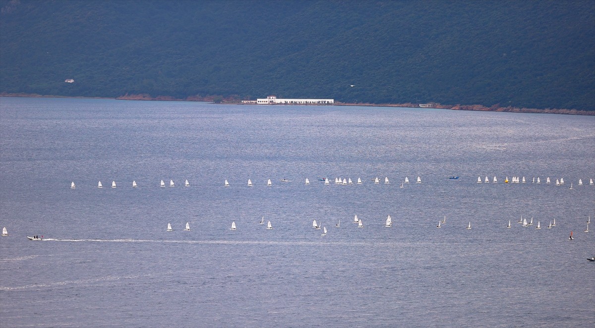 Muğla'nın Bodrum ilçesinde 4. Uluslararası Mandalina Kupası Yelken Yarışları başladı. İçmeler...