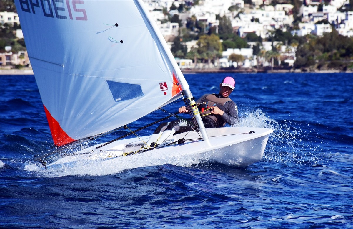 Muğla'nın Bodrum ilçesinde, ILCA sınıfındaki Avrupa Kupası Yelken Yarışları'nın ilk ayak...