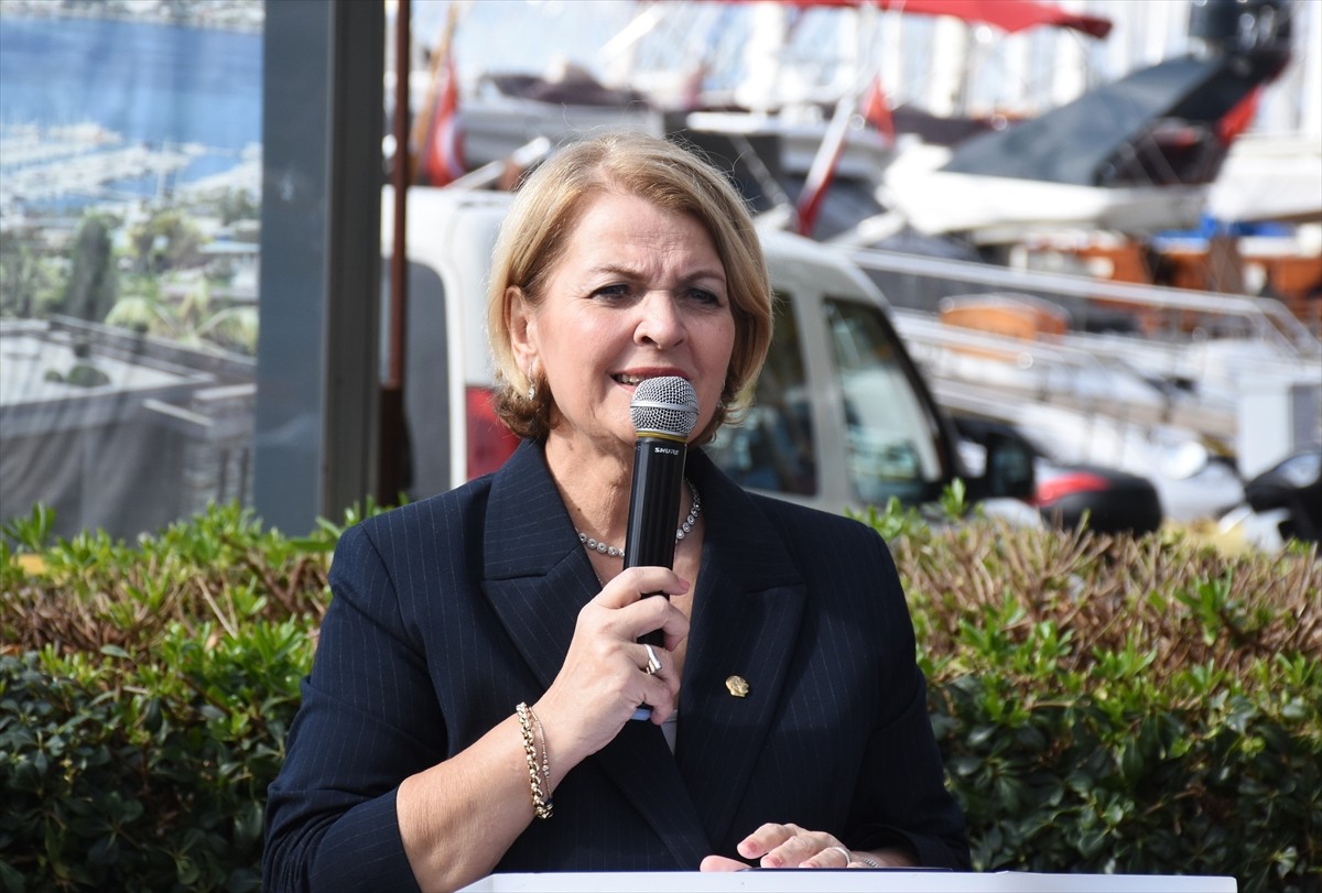 Muğla'nın Bodrum ilçesinde, ney ustası ve hiciv şairi Tevfik Kolaylı vefatının 72'nci yılında...