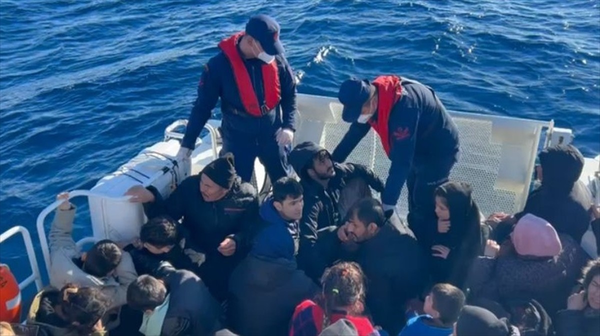 Muğla'nın Dalaman ilçesi açıklarında Yunanistan unsurlarınca Türk kara sularına geri itilen iki...