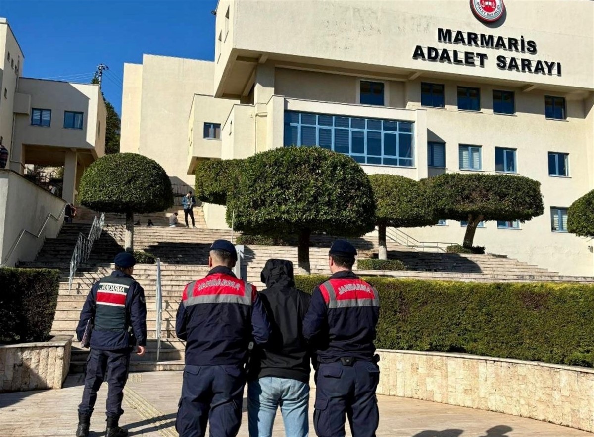Muğla'nın Marmaris ilçesinde hakkında 10 yıl 3 ay kesinleşmiş hapis cezası bulunan firari hükümlü...