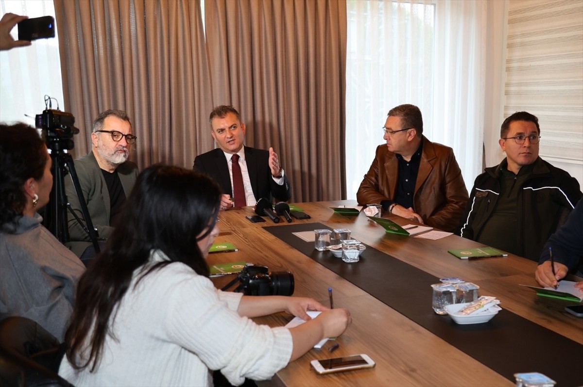 Muğla Orman Bölge Müdürü Mustafa Ülküdür, geçen yıl sorumluluk alanlarında çıkan 384 yangında 3...