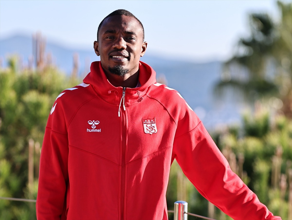 Net Global Sivasspor'un Gineli futbolcusu Fode Koita, kırmızı-beyazlı ekibin hedefleri bulunduğuna...