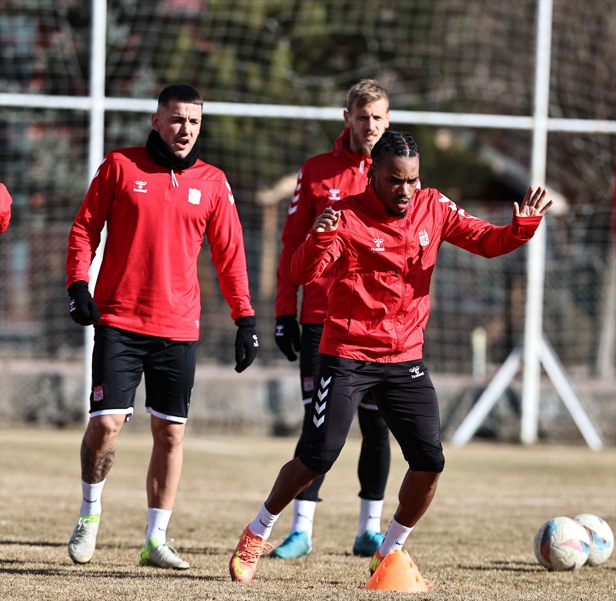 Net Global Sivasspor, Trendyol Süper Lig'in 20. haftasında yarın Trabzonspor ile deplasmanda...