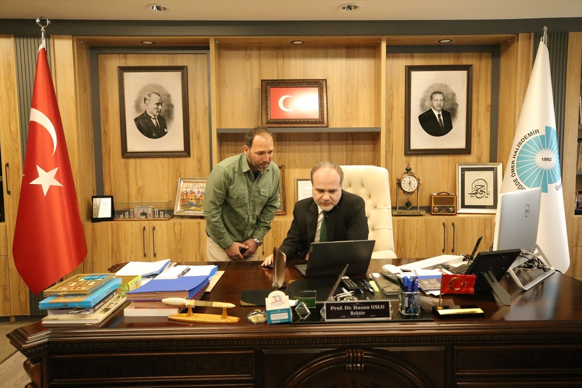 Niğde Ömer Halisdemir Üniversitesi Rektörü Prof. Dr. Hasan Uslu, Anadolu Ajansının (AA) gözünden...