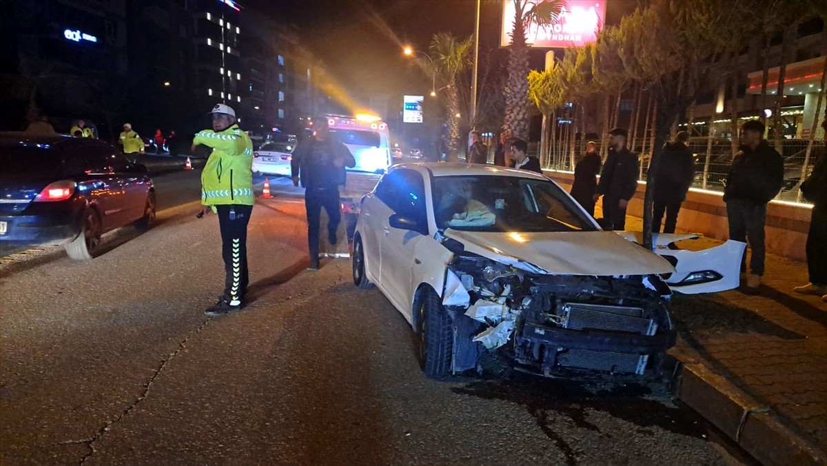 Ordu'nun Ünye ilçesinde meydana gelen trafik kazasında 3 kişi yaralandı.