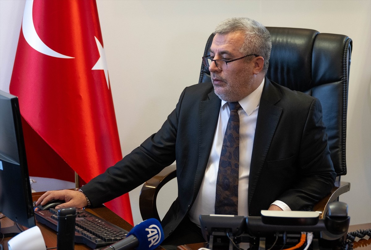 ÖSYM Başkanı Prof. Dr. Bayram Ali Ersoy, Anadolu Ajansının (AA) "Yılın Kareleri" oylamasına...