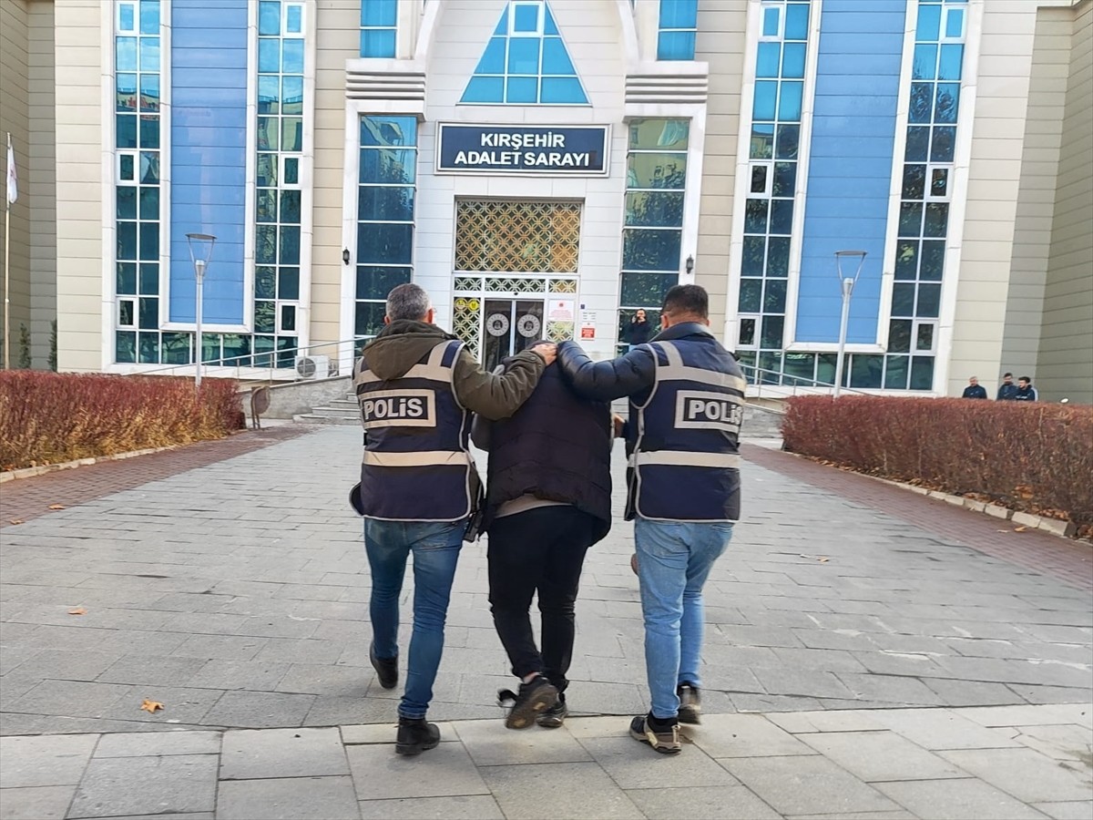 "Kombi bakımı kampanyası" bahanesiyle 26 ilde 150'ye yakın kişiyi dolandırdığı gerekçesiyle...