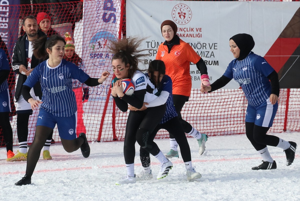  Ragbi, beyzbol, softbol, korumalı futbol, flag futbol, salon beyzbolu (Beyzbol5), lakros, kriket...