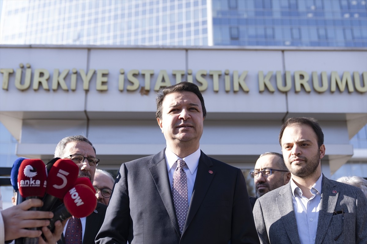 Saadet Partisi Genel Başkanı Mahmut Arıkan, Türkiye İstatistik Kurumu'nun (TÜİK) açıkladığı...