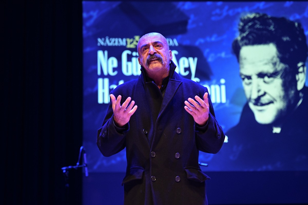 Şair ve yazar Nazım Hikmet, doğumunun 123. yıl dönümünde Şişli Belediyesi ile Nazım Hikmet Kültür...