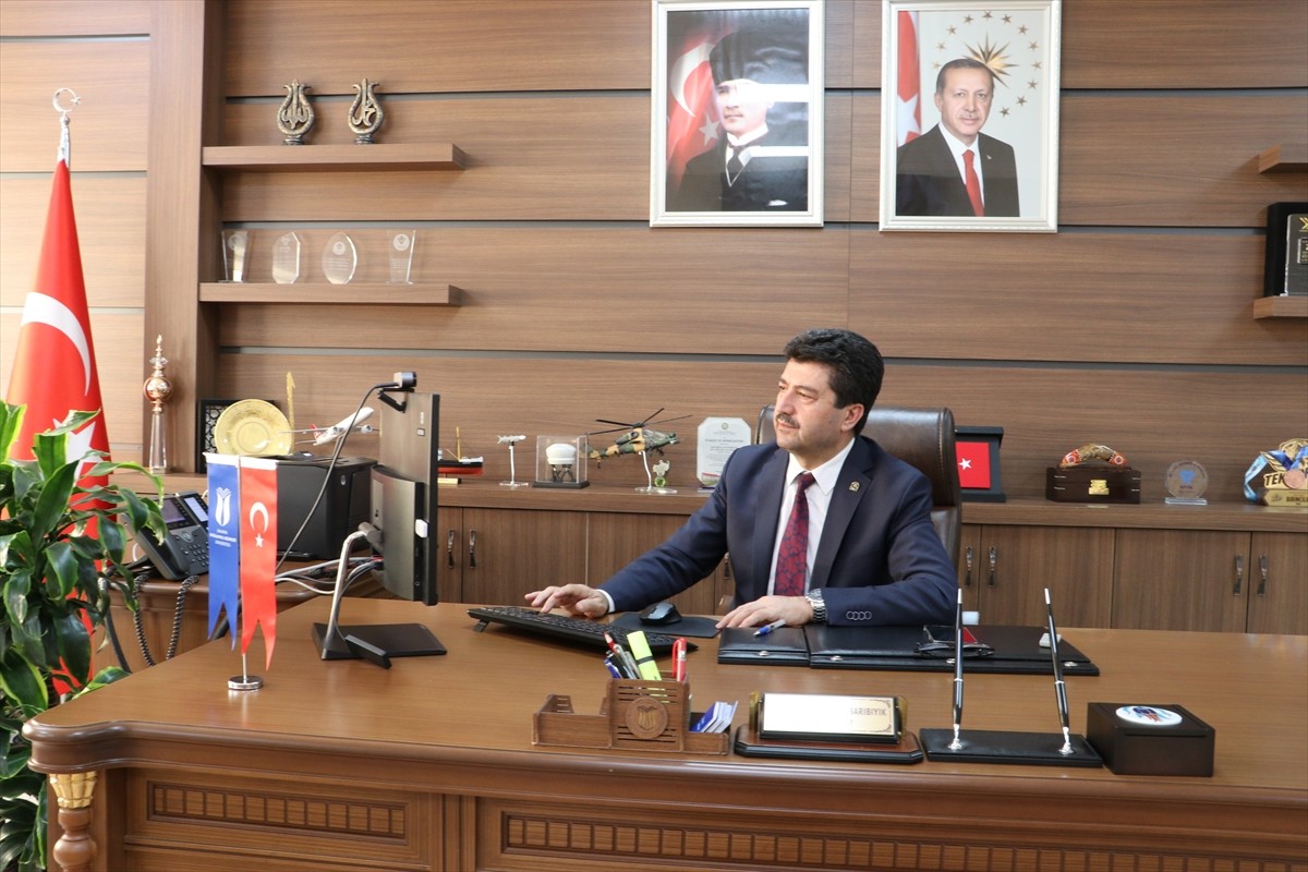 Sakarya Uygulamalı Bilimler Üniversitesi (SUBÜ) Rektörü Prof. Dr. Mehmet Sarıbıyık, Anadolu...