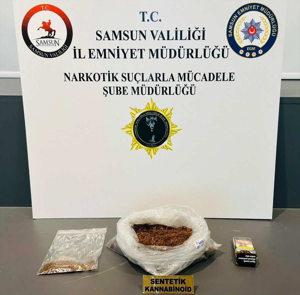 Samsun'un Atakum, Canik ve İlkadım ilçelerinde düzenlenen uyuşturucu operasyonlarında 3 şüpheli...