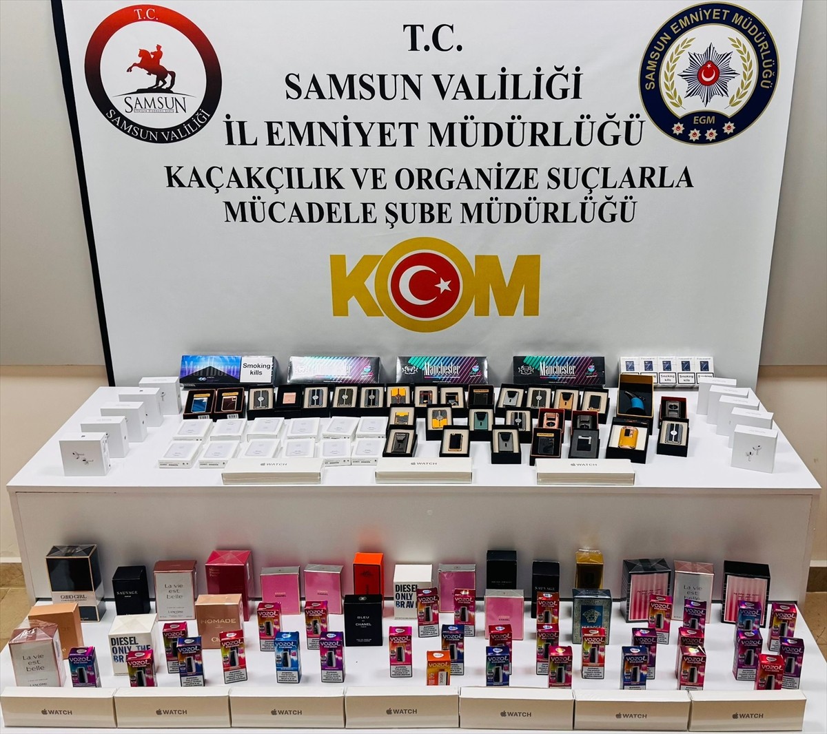 Samsun'un Atakum ve İlkadım ilçelerinde düzenlenen kaçakçılık operasyonunda 4 şüpheli gözaltına...