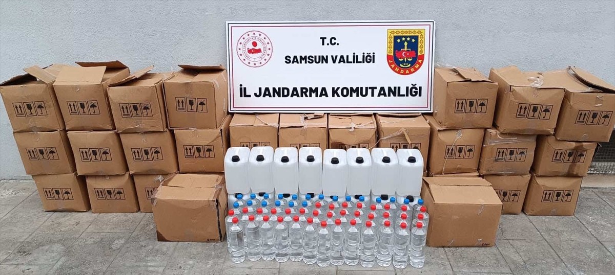 Samsun'un İlkadım ilçesinde bir depoda yapılan aramada, 755 litre etil alkol ele geçirildi, 1...