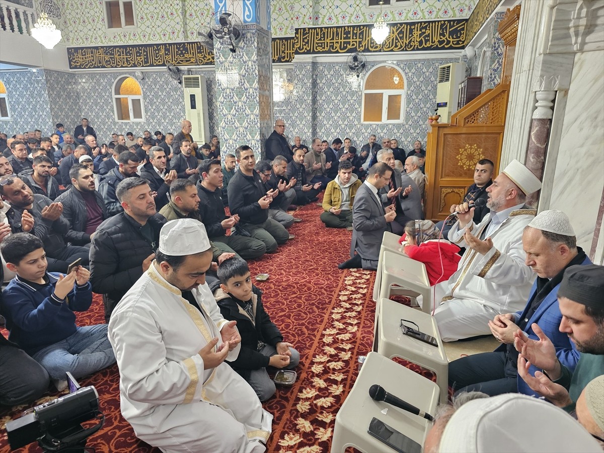 Şırnak'ta Yeni Mahalle Geylani Camisi'nde Regaip Kandili dolayısıyla program düzenlendi.