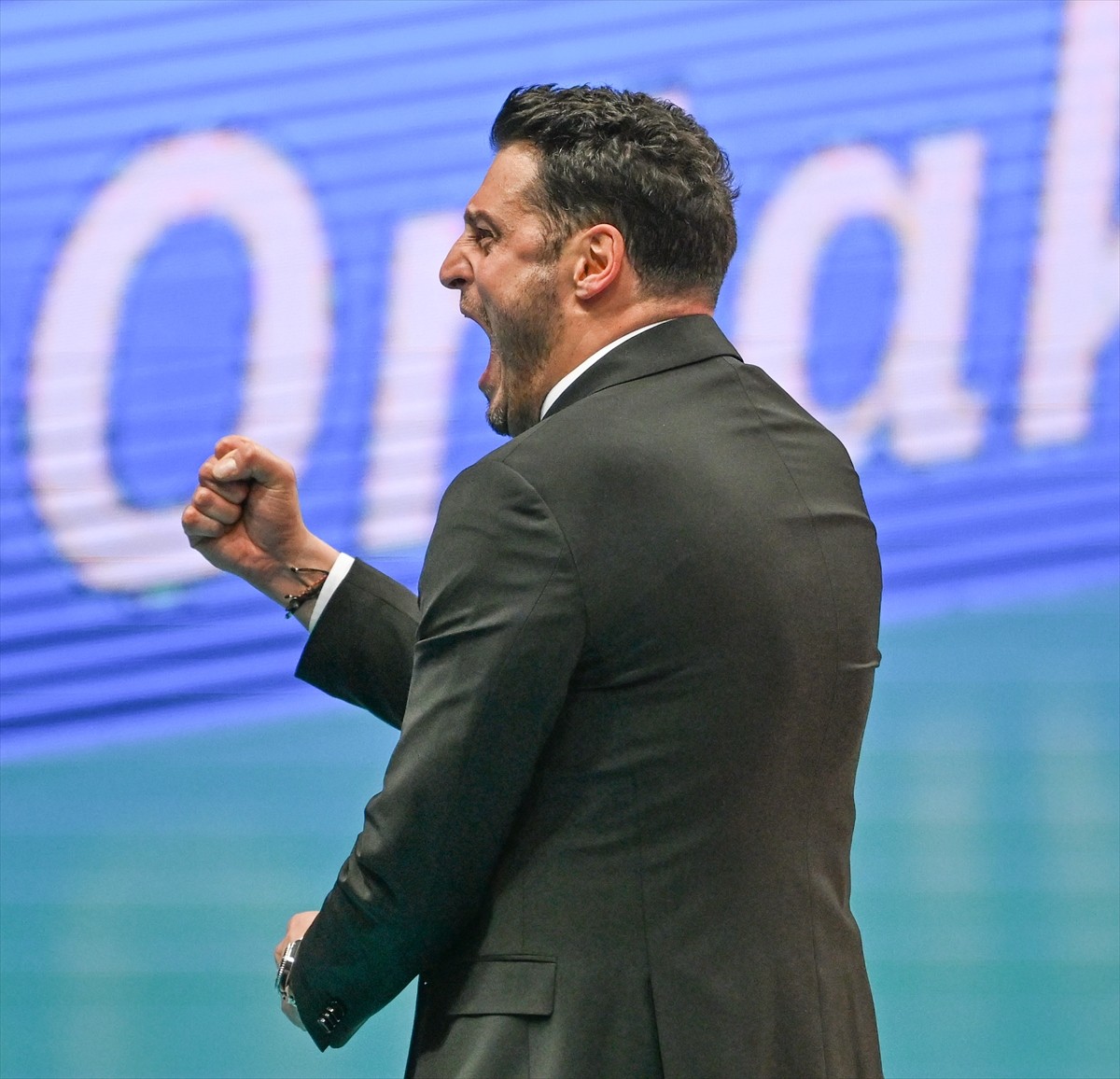 SMS Grup Efeler Ligi'nin 17. haftasında Ziraat Bankkart ile Fenerbahçe Medicana, Başkent Voleybol...