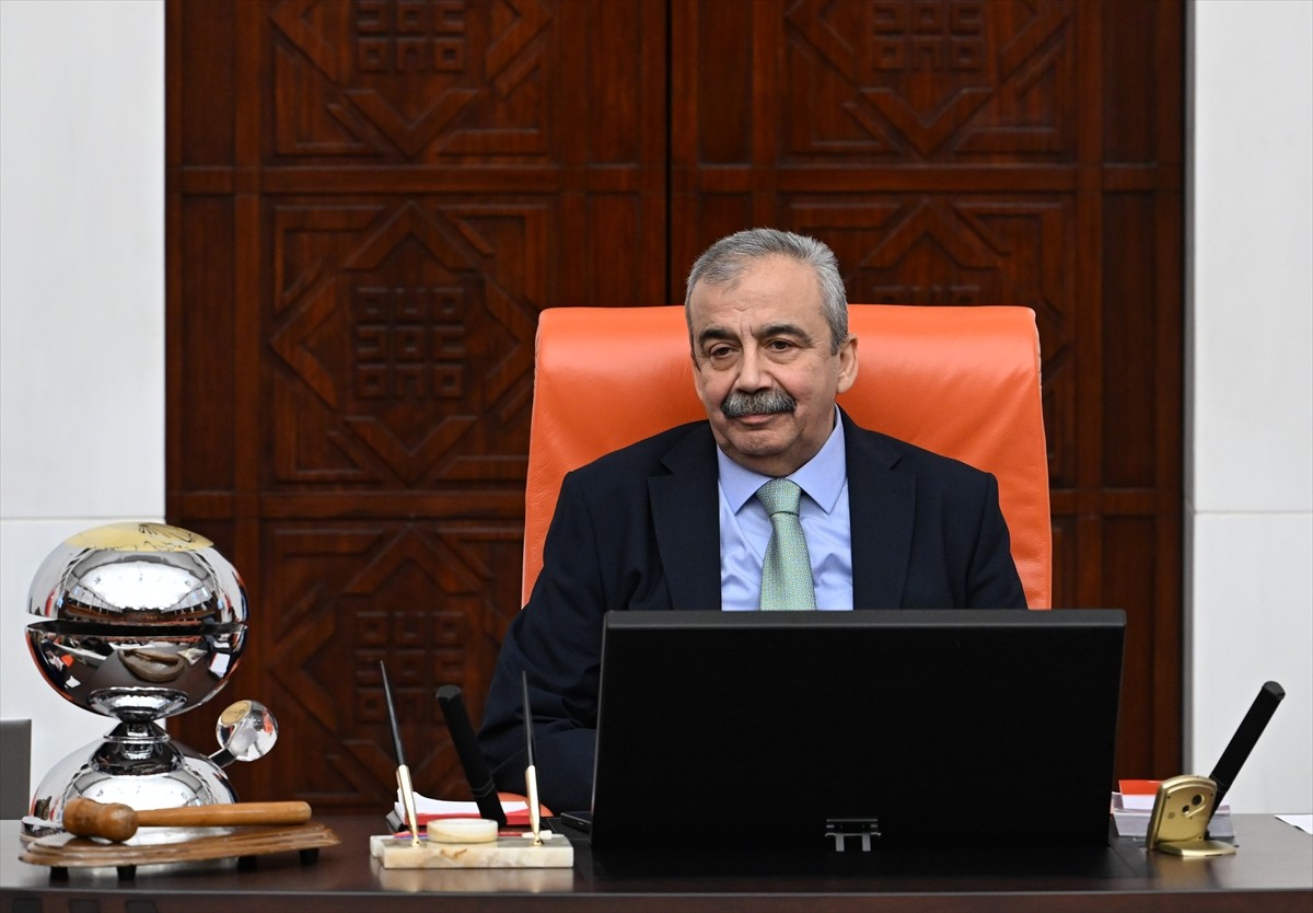 TBMM Genel Kurulu, Meclis Başkanvekili Sırrı Süreyya Önder başkanlığında toplandı.