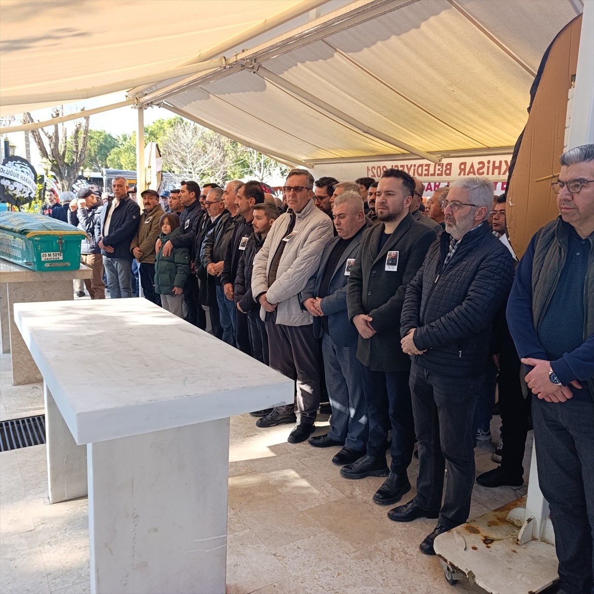 Tedavi gördüğü hastanede 66 yaşında hayatını kaybeden gazeteci Kenan Molla'nın cenazesi toprağa...