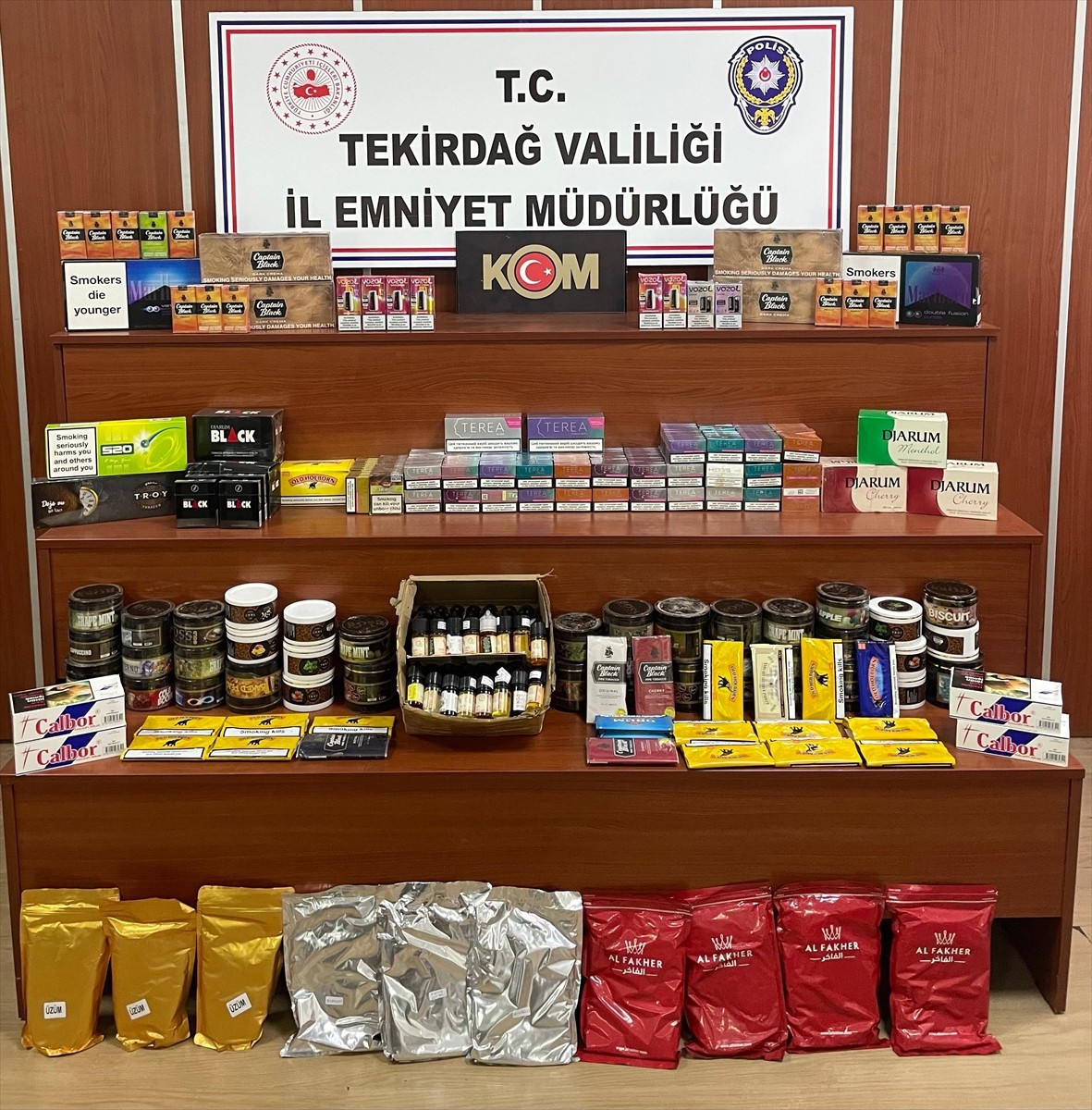 Tekirdağ'da düzenlenen kaçakçılık operasyonunda 8 şüpheli gözaltına alındı. Belirlenen adreslere...