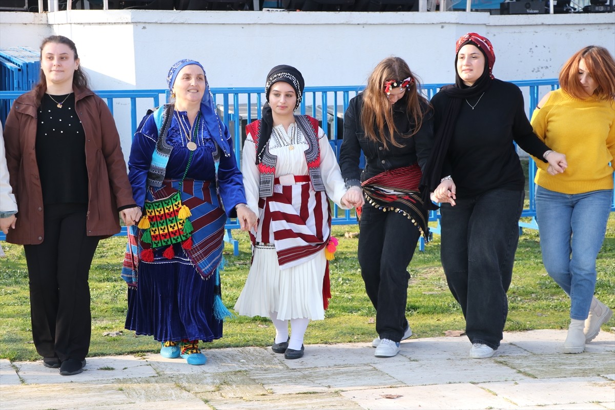Tekirdağ Karadeniz İlleri Kültür, Yardımlaşma ve Dayanışma Derneğince düzenlenen "1. Hamsi ve...