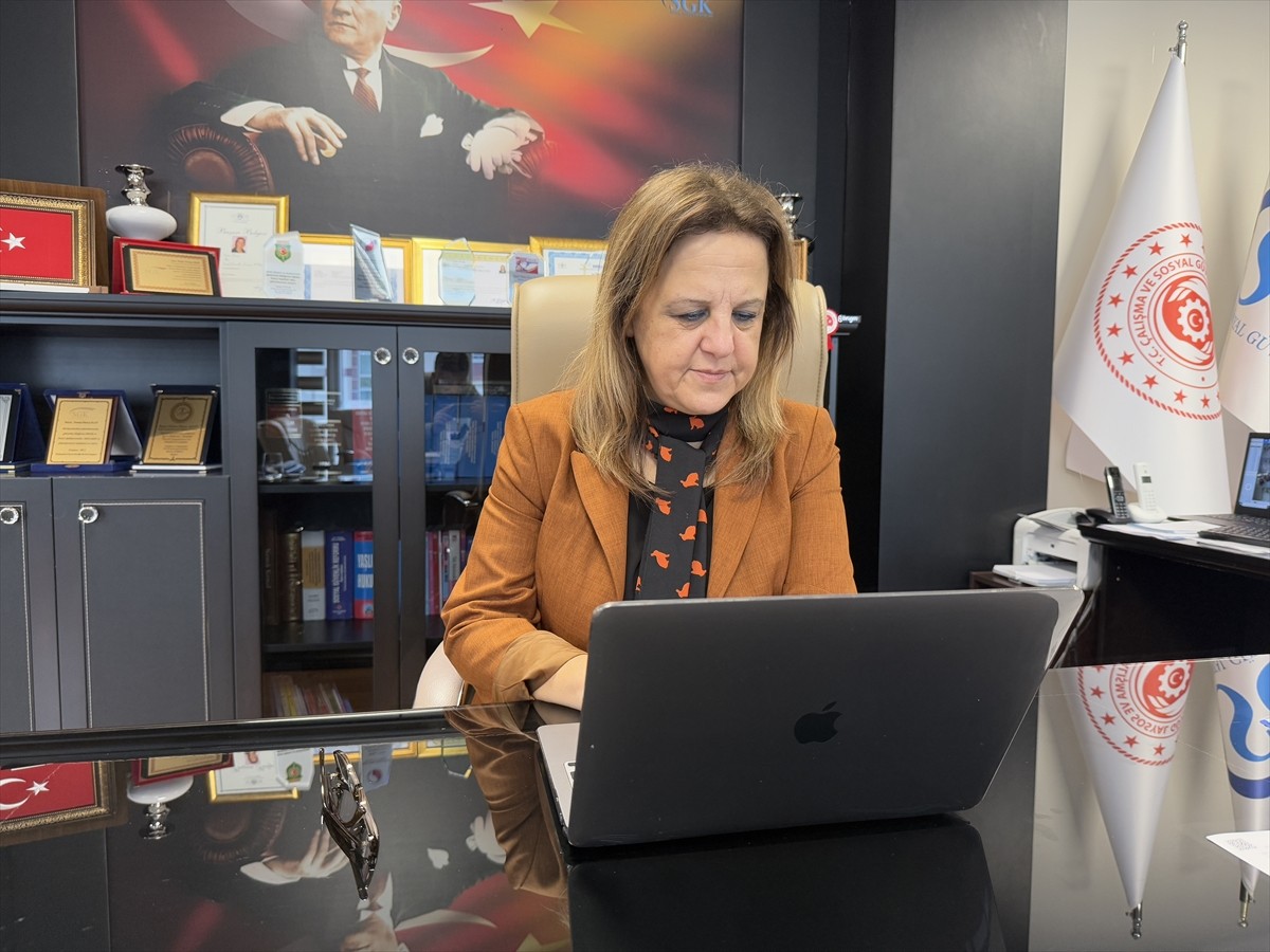 Tekirdağ Sosyal Güvenlik Kurumu (SGK) Müdürü Fatma Derya Alan, Anadolu Ajansının (AA) gözünden...