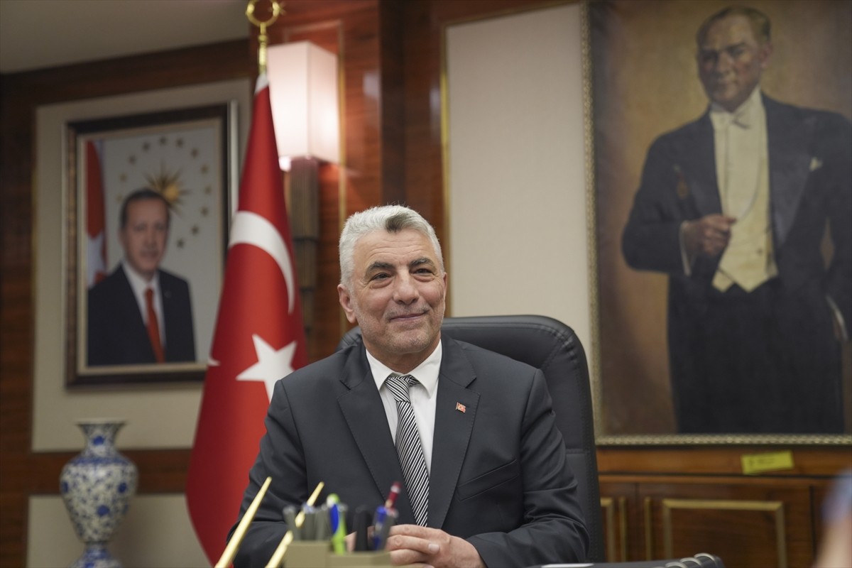 Ticaret Bakanı Ömer Bolat, Gümrükler Muhafaza ekiplerinin yılın ilk 15 gününde yaklaşık 285 olayda...