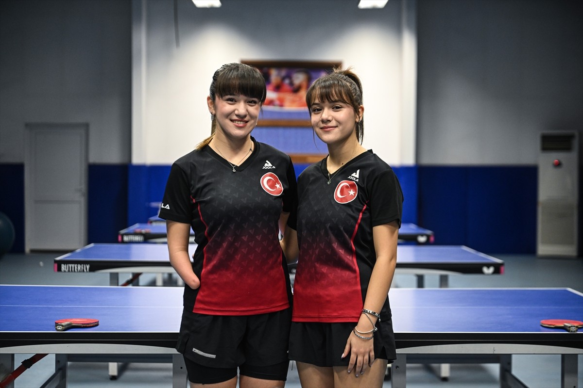Tokyo 2020 ve Paris 2024'te paralimpik oyunlarında mücadele eden 23 yaşındaki Merve Cansu Demir...