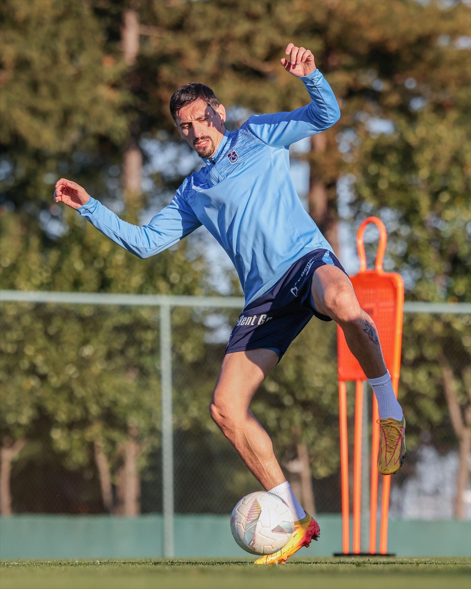 Trabzonspor, Trendyol Süper Lig'in 22. haftasında deplasmanda Bellona Kayserispor ile yapacağı...