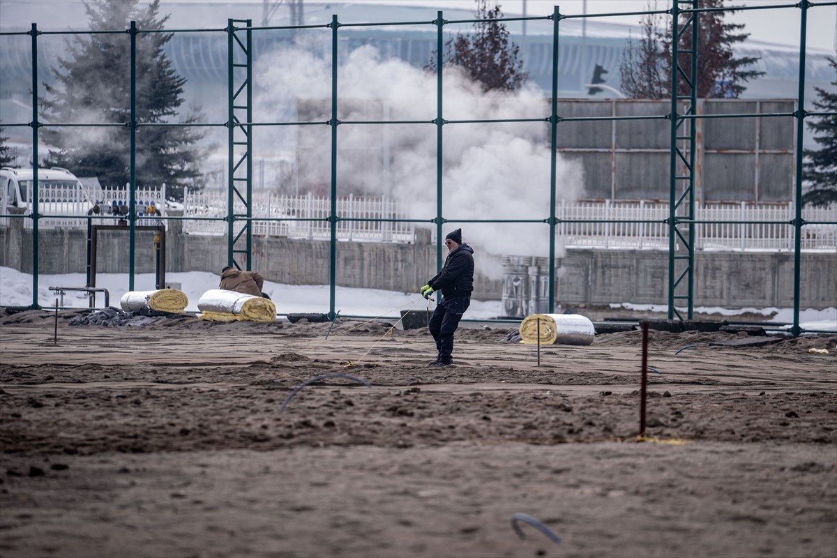 Trendyol 1. Lig'de mücadele eden Erzurumspor FK, çetin kış şartlarına dayanıklı yapılacak alttan...