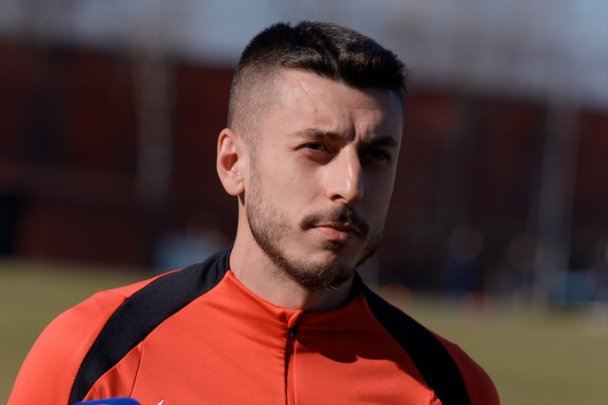 Trendyol 1. Lig'de son 4 maçta 10 puan toplayarak play-off hattına giren ve Süper Lig hedefini...