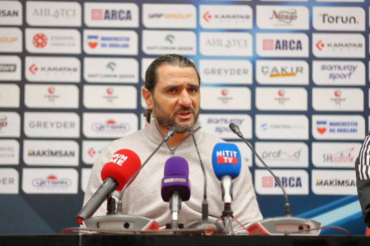 Trendyol 1. Lig'in 20. haftasında Ahlatı Çorum FK ile Central Hospital Ümraniyespor, Çorum Şehir...